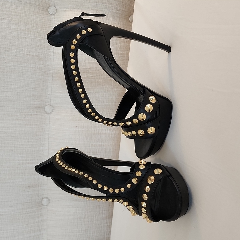 Alexander McQueen, 9.5, Black and Gold